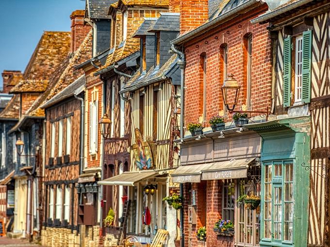 Beuvron-en-Auge_village_Calvados
