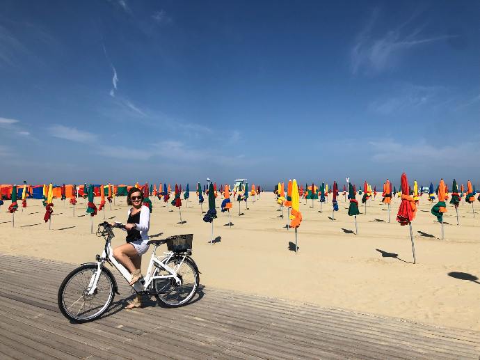 Les Planches de Deauville à vélo électrique